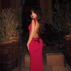 Wcoumq | Red Backless Suspender Maxi Dress with Slim Fit and Hip-Covering Design