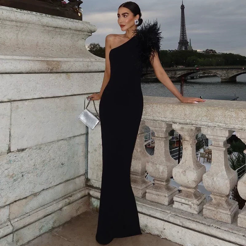 Wcoumq | Black Slanted Shoulder Fishtail Evening Dress with Hip-Hugging Fit